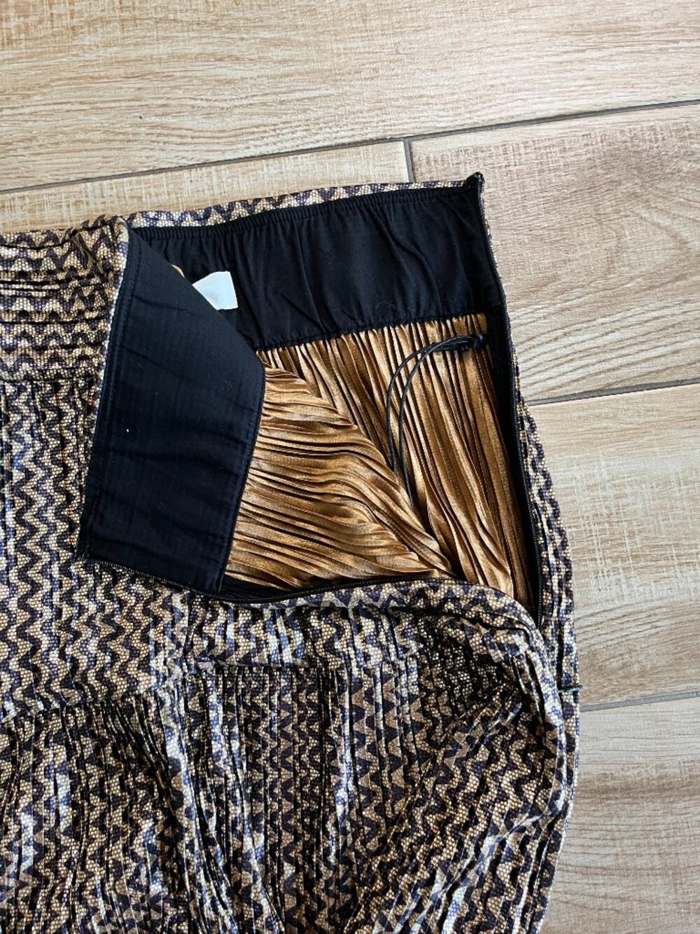 Womens NWT ba&sh Gold Shimmer Pleated Midi Skirt - 2/M - Picture 5 of 6